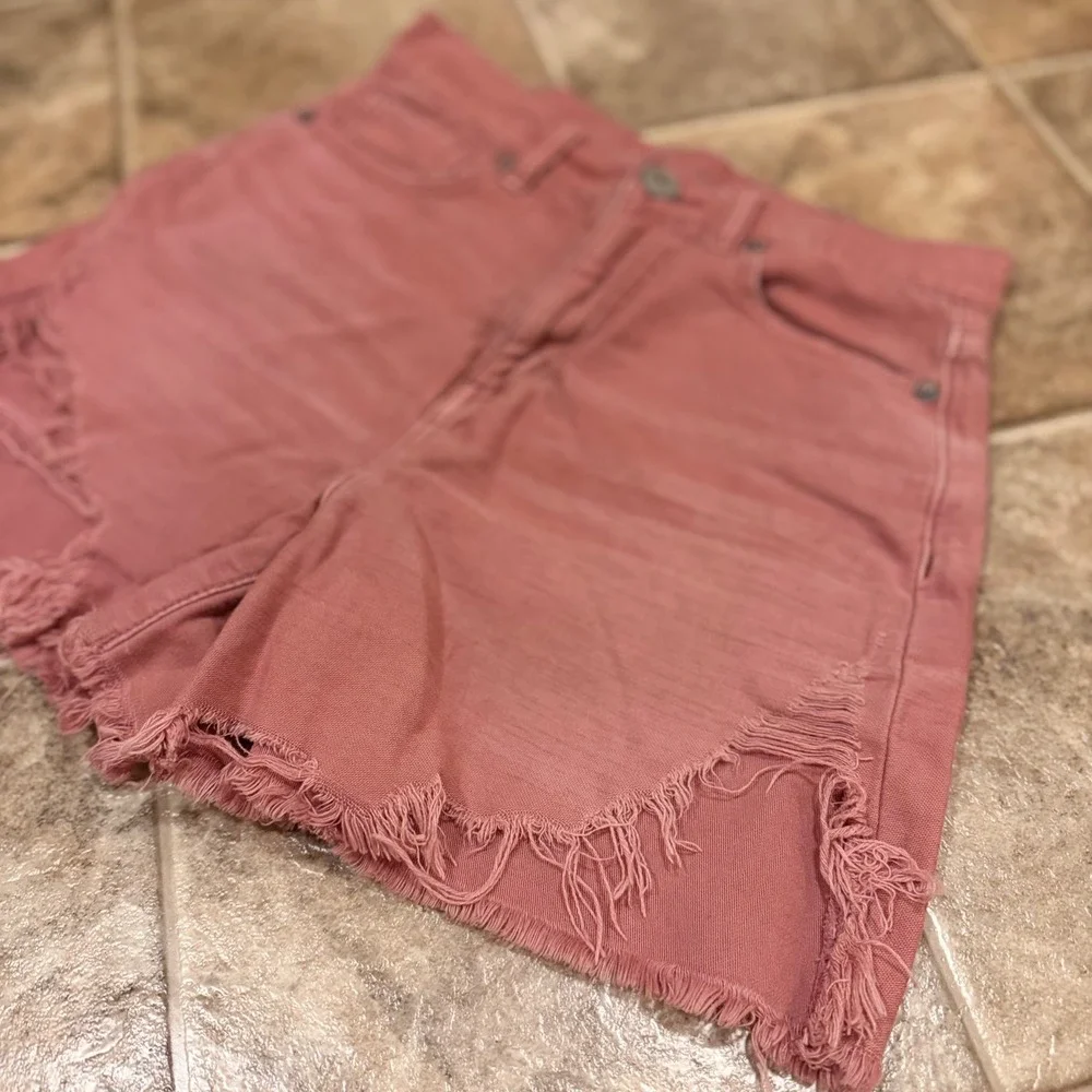 American‎ Eagle Highest Rise Mom Shorts Rose Pink Distressed Denim Womens Size 0